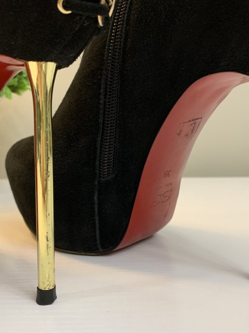 Sasha Fabiani Black Suede Platform Gold Stiletto Booties Gently Used US8.5/EU39 - Picture 9 of 11